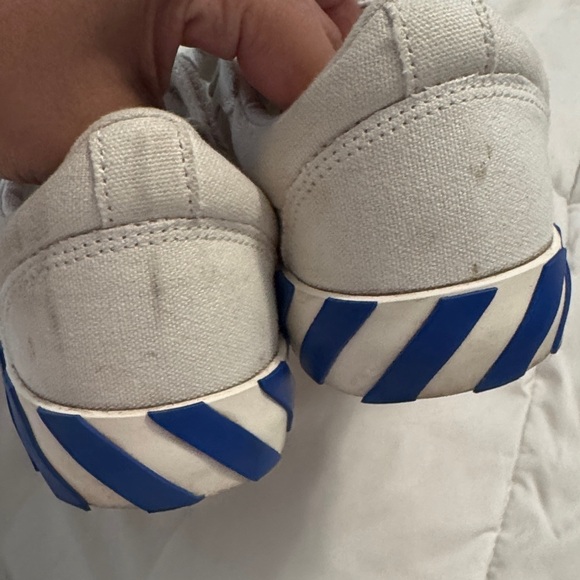 Off-White Kids' White and Blue Sneakers with Orange Accent - Picture 4 of 5